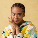 Yinka Bokinni als Self