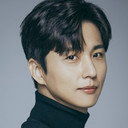 신동욱 als Bae Mun-jeong