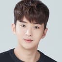 Kim Hee-chan als Min-woo