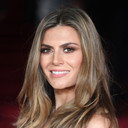 Zoe Hardman als Wife