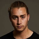 Julian Moon Snijder als Boy