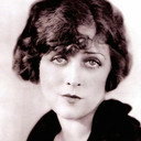 Katherine MacDonald als Lola Daintry