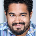 Josh Banday als Dennis