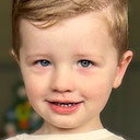 Luke Vollrath als Miles
