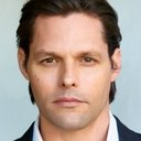 Justin Bruening als Everett Mather