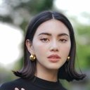 Davika Hoorne als Nak