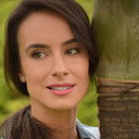 Naiumi Goldoni als Gabriela Almeida Campos