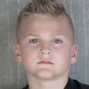 Talon Worden als Skate Board Kid