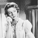 Susan Beaumont als Nurse Frances James