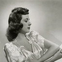 Becky Brown als Genevieve Calvin