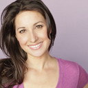 Amy K. Harmon als Cheery Waitress