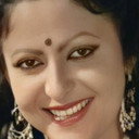 Minakshi Anand als Usha