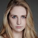 Niamh Algar als Kitty O’Donnell