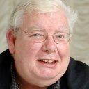 Richard Griffiths als Cardinal