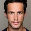 Rob Heaps als Ezra Bloom