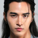 Kilen Lhaosuphap als George