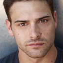 Nicholas Gunn als Sam