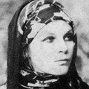Maria Grazia Bon als Old widow