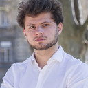 Leonard Chouin als Roland Nosek (voice)