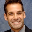 Adrian Pasdar als Skeet Machine Salesman