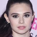 Nicole Maines als Piper