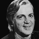 José Parisi als Dom Jorge Luís Belmonte