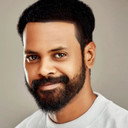 Adam Garba als Major Bala Alkali