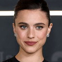 Margaret Qualley als Felicity