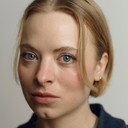 Helene Gregersen als Emilia (sister)