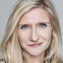 Sam Battersea als Sally