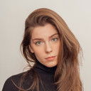 Lauren Senechal als Ayla Wright