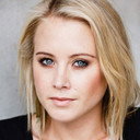 Sally Martin als Nicole Miller