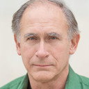 Richard Rivera als Dr. Smith