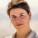 Anne-Britt de Vries als Self - Contestant