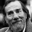 Pete Postlethwaite als Self