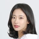 Cha Young-ju als Airport Reporter