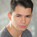 Damien Diaz als Sam Enriquez