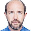 Eric Lange als Detective Gene Holcomb
