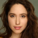 Anna Arthur als Mila