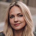 Emilie Voe Nereng als Host