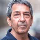 Roshan Seth als Noyen