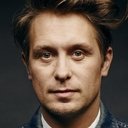 Mark Owen als Train Busker