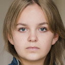 Manon Debaille als Sarah