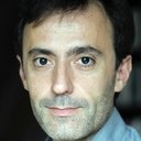 Stéphane Valensi als Man in suit