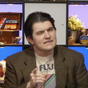 Alec Watson als Host