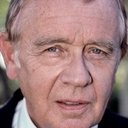 Warren Frost als Dr. Will Hayward