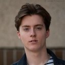Oskar von Schönfels als Robert (young)