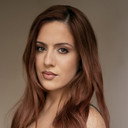 Eve-Yasmine Saoud-Easton als Glamorous Party Girl