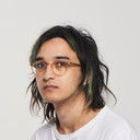 Joshua Perera als Simon