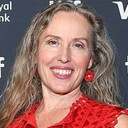 Angela Deiseach als Erica Farrell